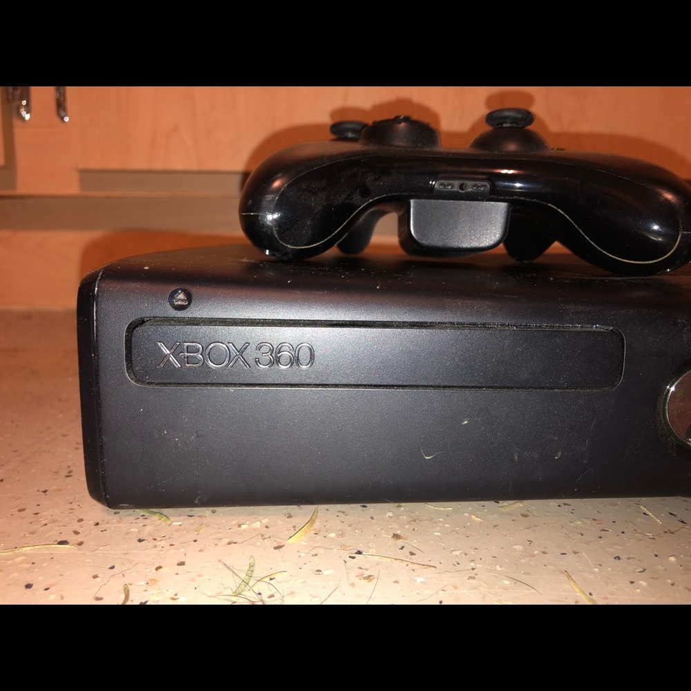 Xbox 360 - Picture 3 of 5